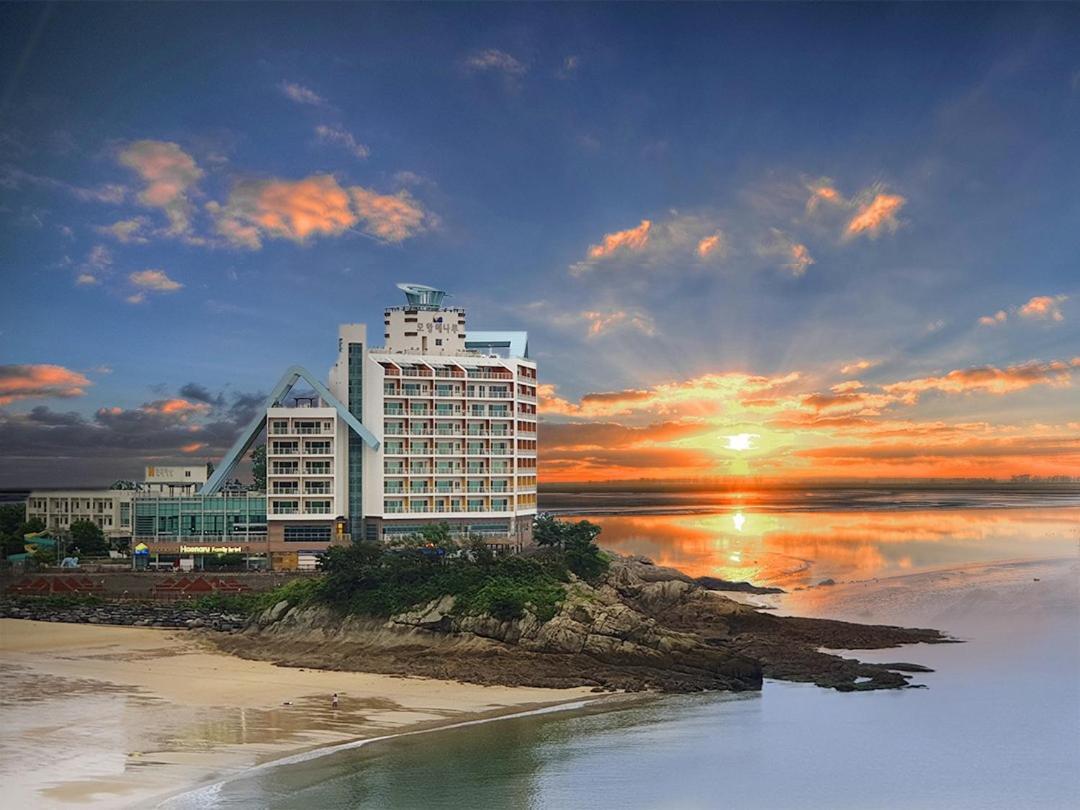Mohang Haenaru Family Hotel Buan Exteriör bild
