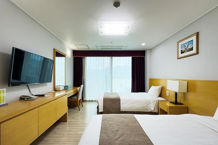 Mohang Haenaru Family Hotel Buan Rum bild