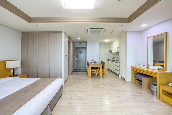 Mohang Haenaru Family Hotel Buan Rum bild