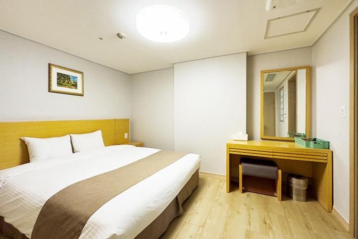 Mohang Haenaru Family Hotel Buan Rum bild
