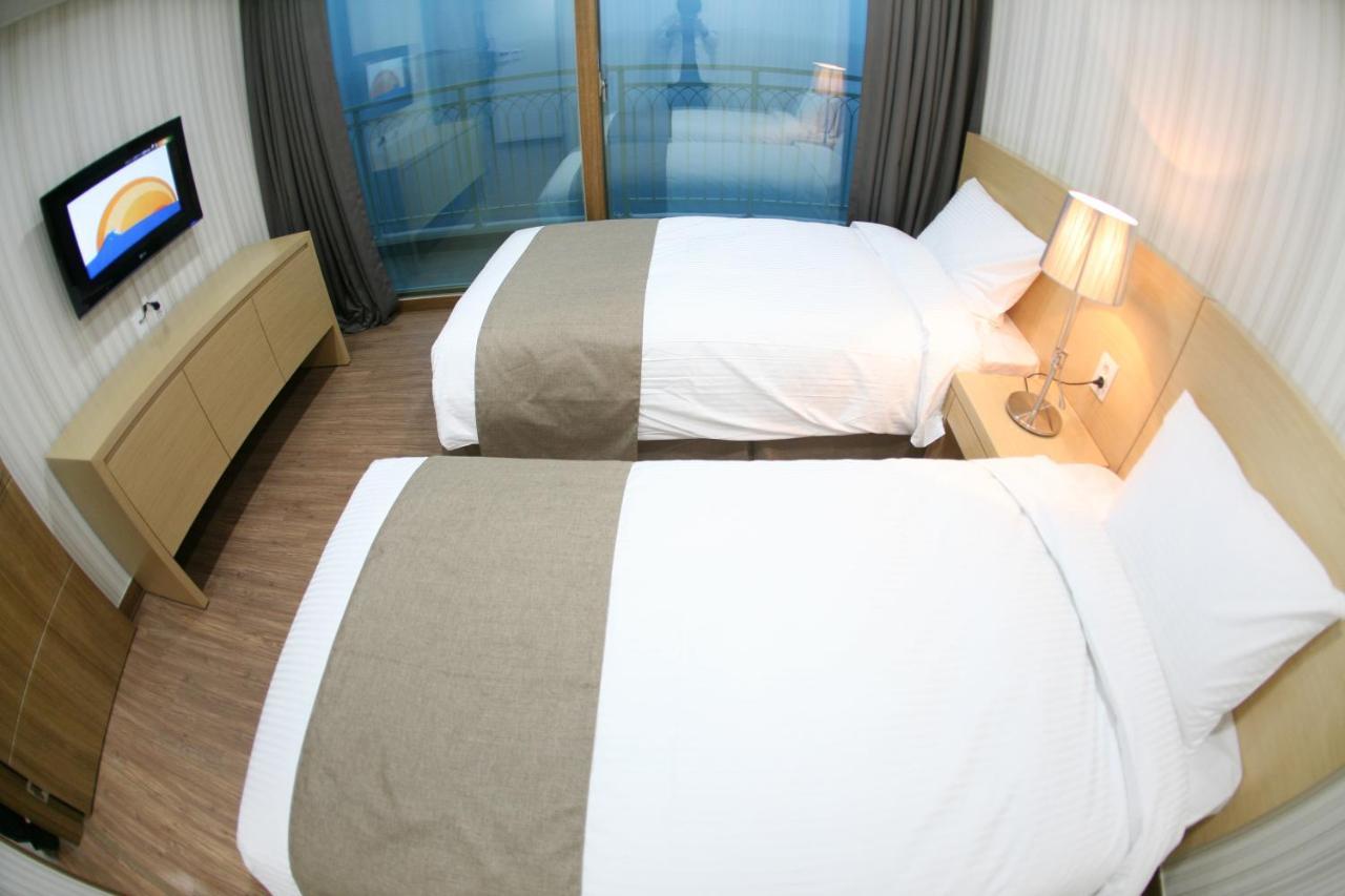 Mohang Haenaru Family Hotel Buan Exteriör bild