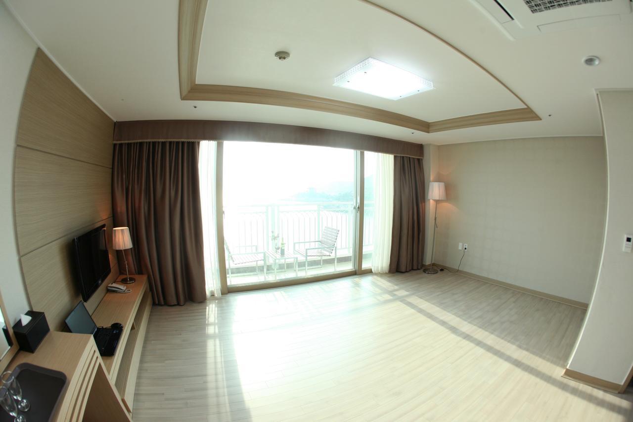Mohang Haenaru Family Hotel Buan Exteriör bild