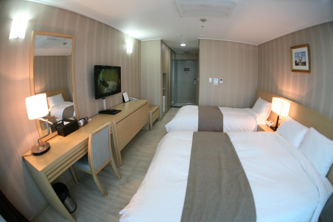 Mohang Haenaru Family Hotel Buan Exteriör bild