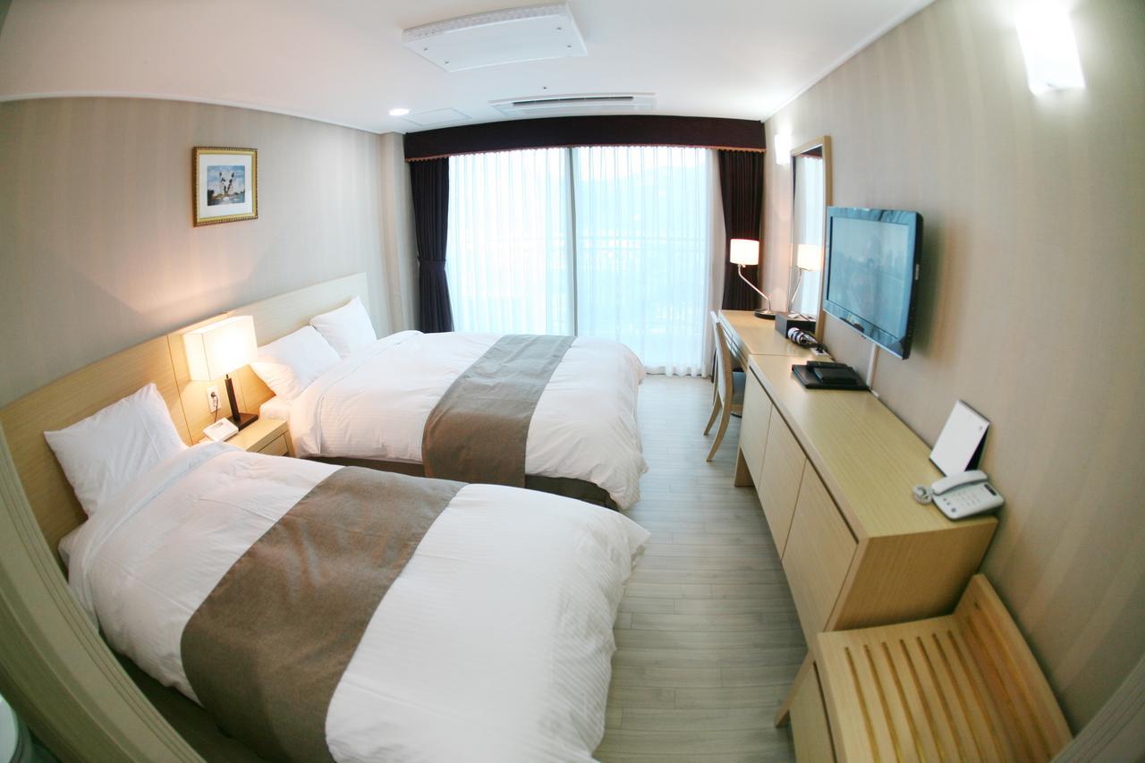 Mohang Haenaru Family Hotel Buan Exteriör bild